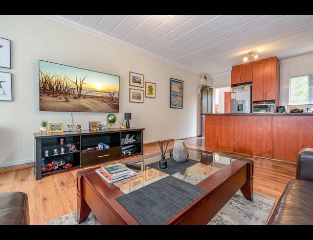 3 BEDROOM APARTMENT TO LET IN MORNINGSIDE